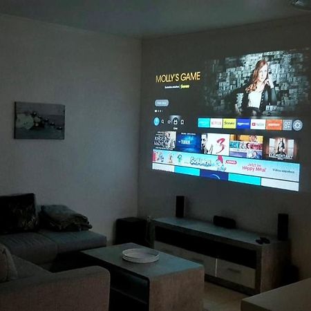 Easystay#4 Home Cinema Ferienwohnung In Kliniknaehe Mit Balkon, Boxspringbett & Netflix Бад-Эйнхаузен Экстерьер фото
