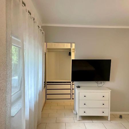 Easystay#4 Home Cinema Ferienwohnung In Kliniknaehe Mit Balkon, Boxspringbett & Netflix Бад-Эйнхаузен Экстерьер фото