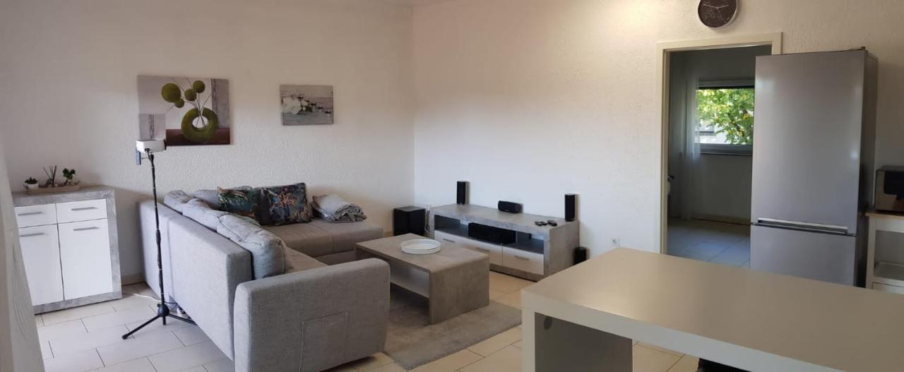 Easystay#4 Home Cinema Ferienwohnung In Kliniknaehe Mit Balkon, Boxspringbett & Netflix Бад-Эйнхаузен Экстерьер фото