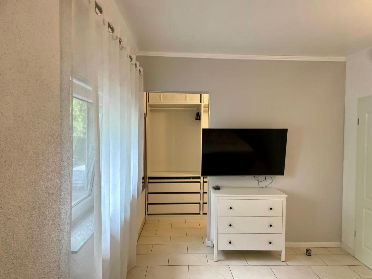 Easystay#4 Home Cinema Ferienwohnung In Kliniknaehe Mit Balkon, Boxspringbett & Netflix Бад-Эйнхаузен Экстерьер фото